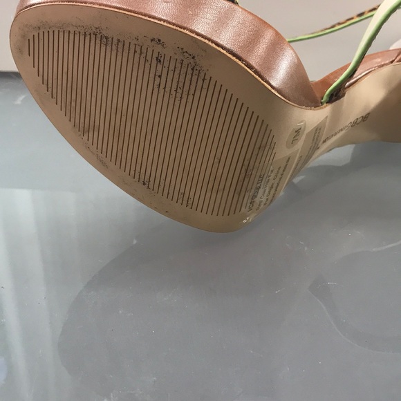 BCBG ENERATION HEELS - Picture 8 of 8